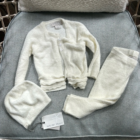 Barefoot dreams baby set 6-12 months